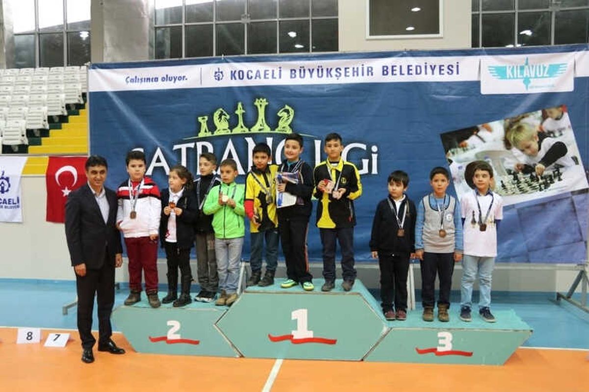 Büyükşehir Satranç Ligi\'nin Beşinci Etabı Tamamlandı