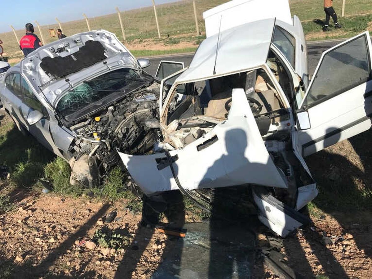 Ceylanpınar\'da Trafik Kazası: 4 Yaralı