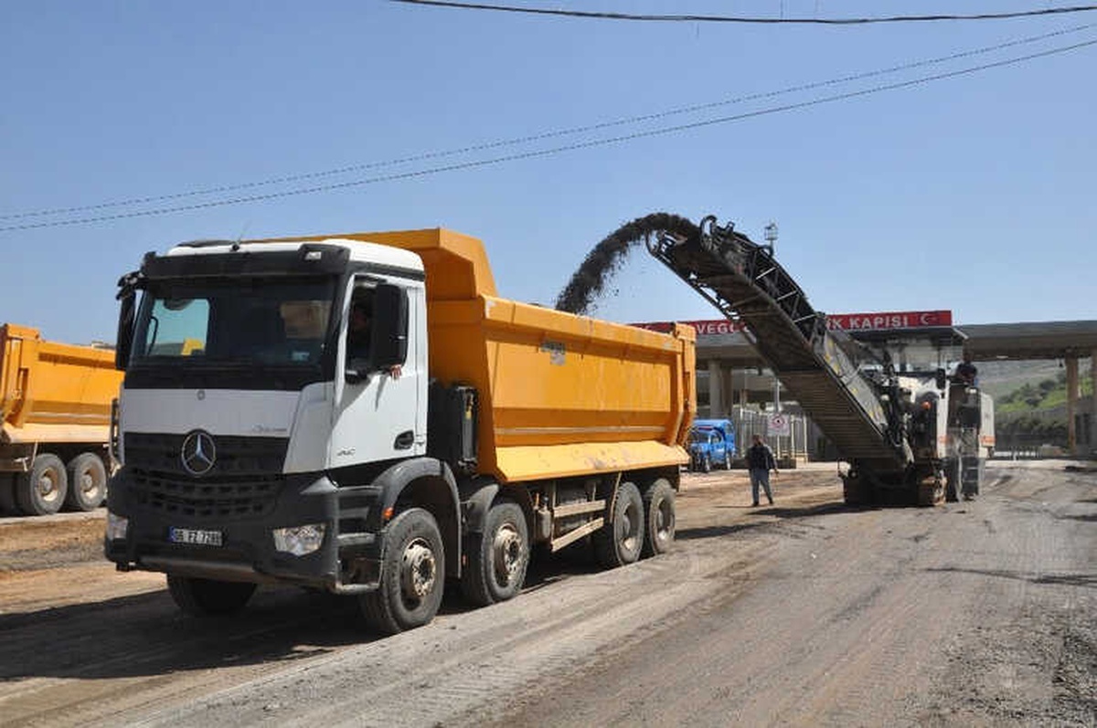 Cilvegözü Gümrük Kapısı Yolu Genişletiliyor