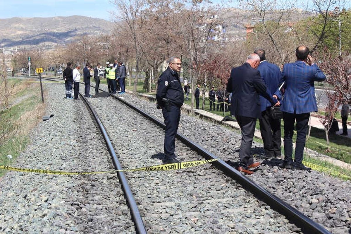Elazığ\'da Tren Kazası: 1 Ölü