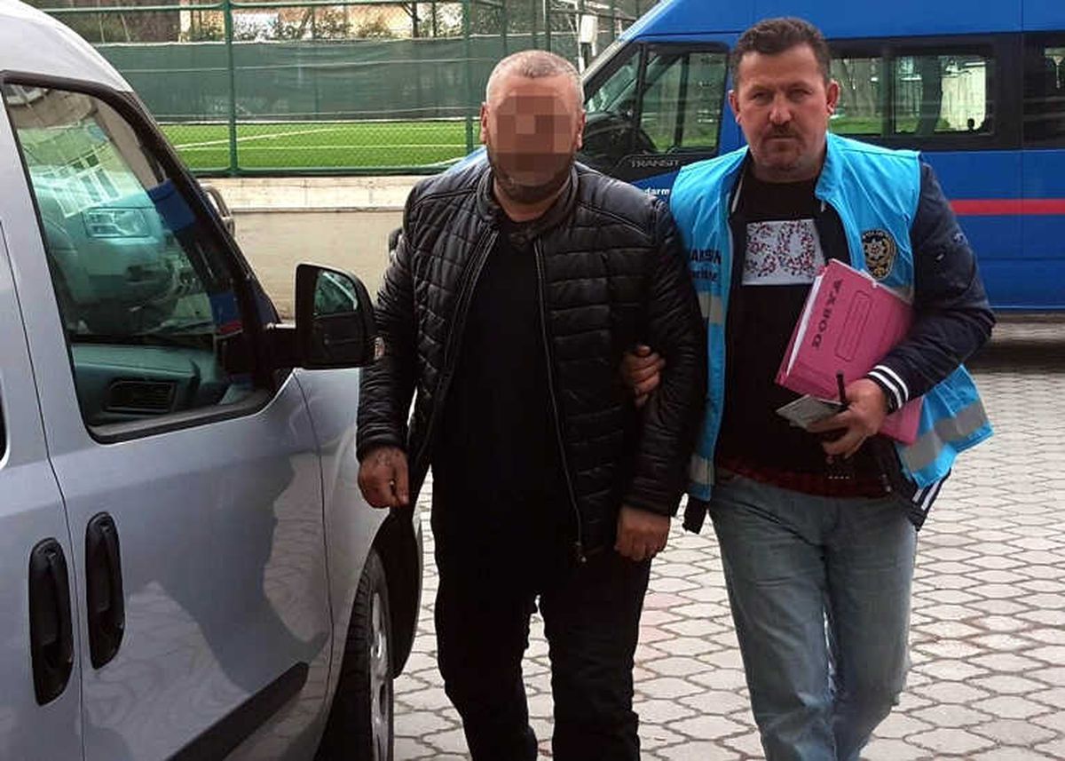 Eski Polis Müdürüne Sosyal Medyadan Canlı Yayınlanan Dayağa 1 Yıl 4 Ay Hapis