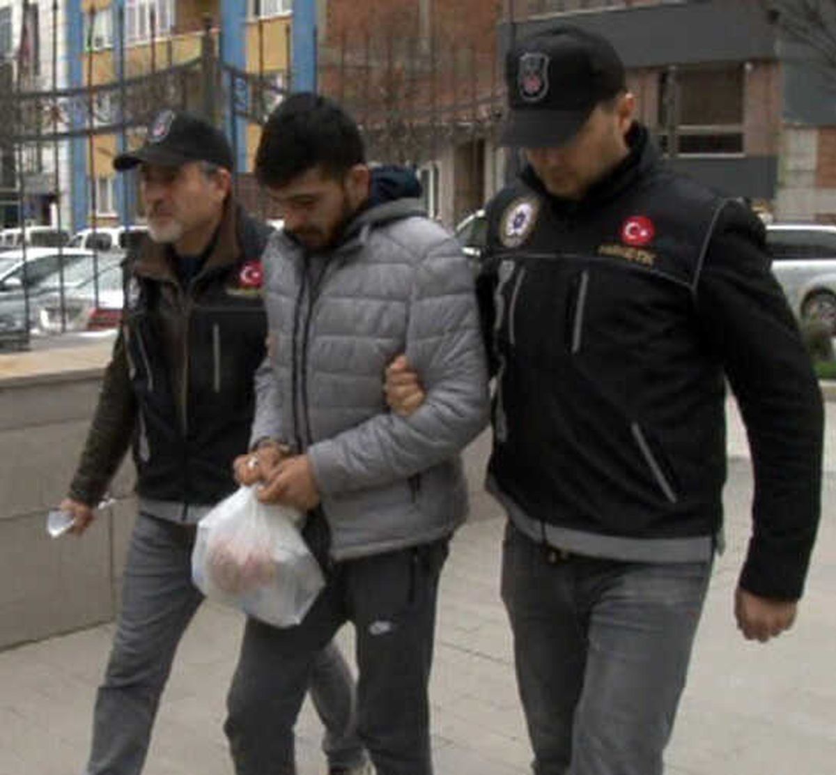 Eskişehir\'de Uyuşturucu Operasyonu: 2 Gözaltı
