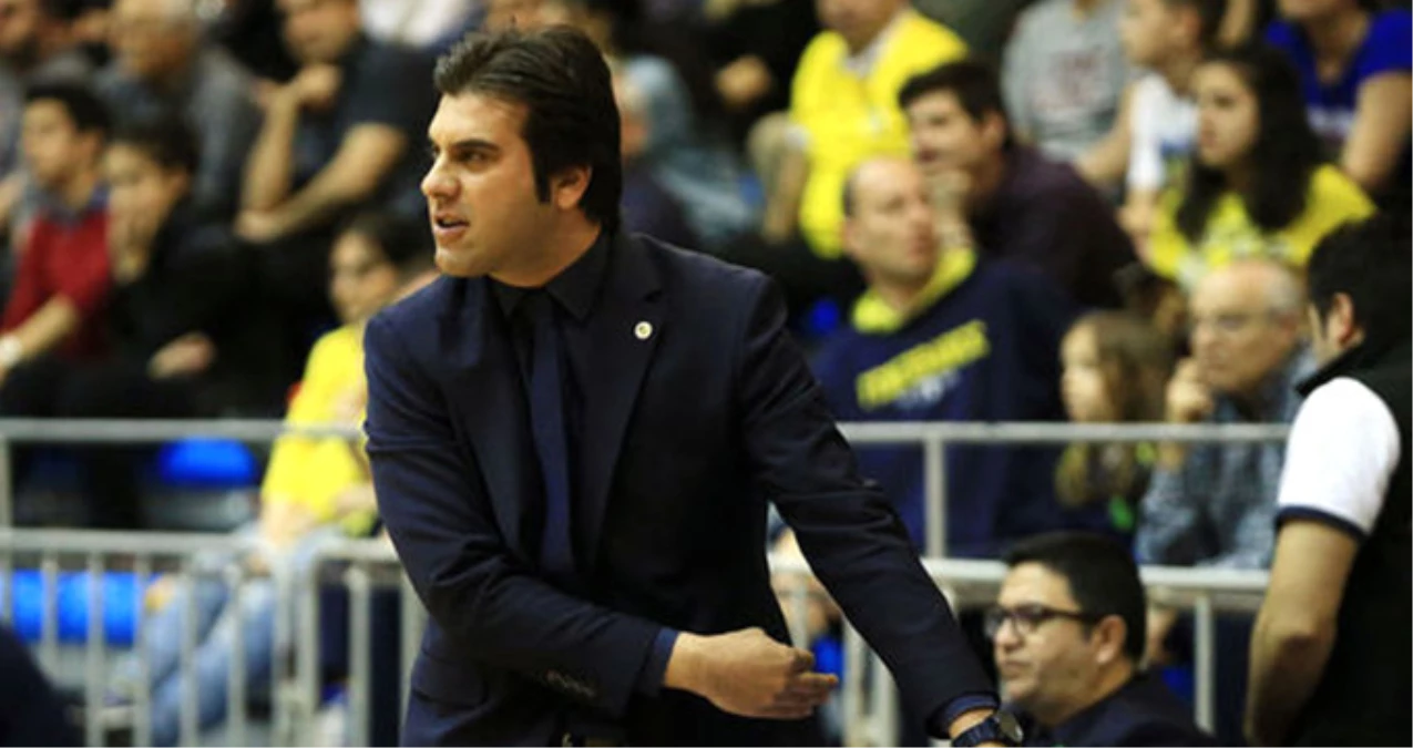Fenerbahçe, Kadın Basketbol Takımı Koçunu Görevden Aldı