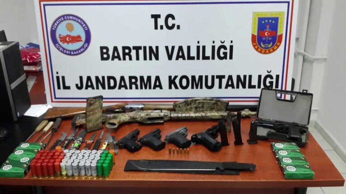 Jandarmadan Silah Tacirine Suçüstü