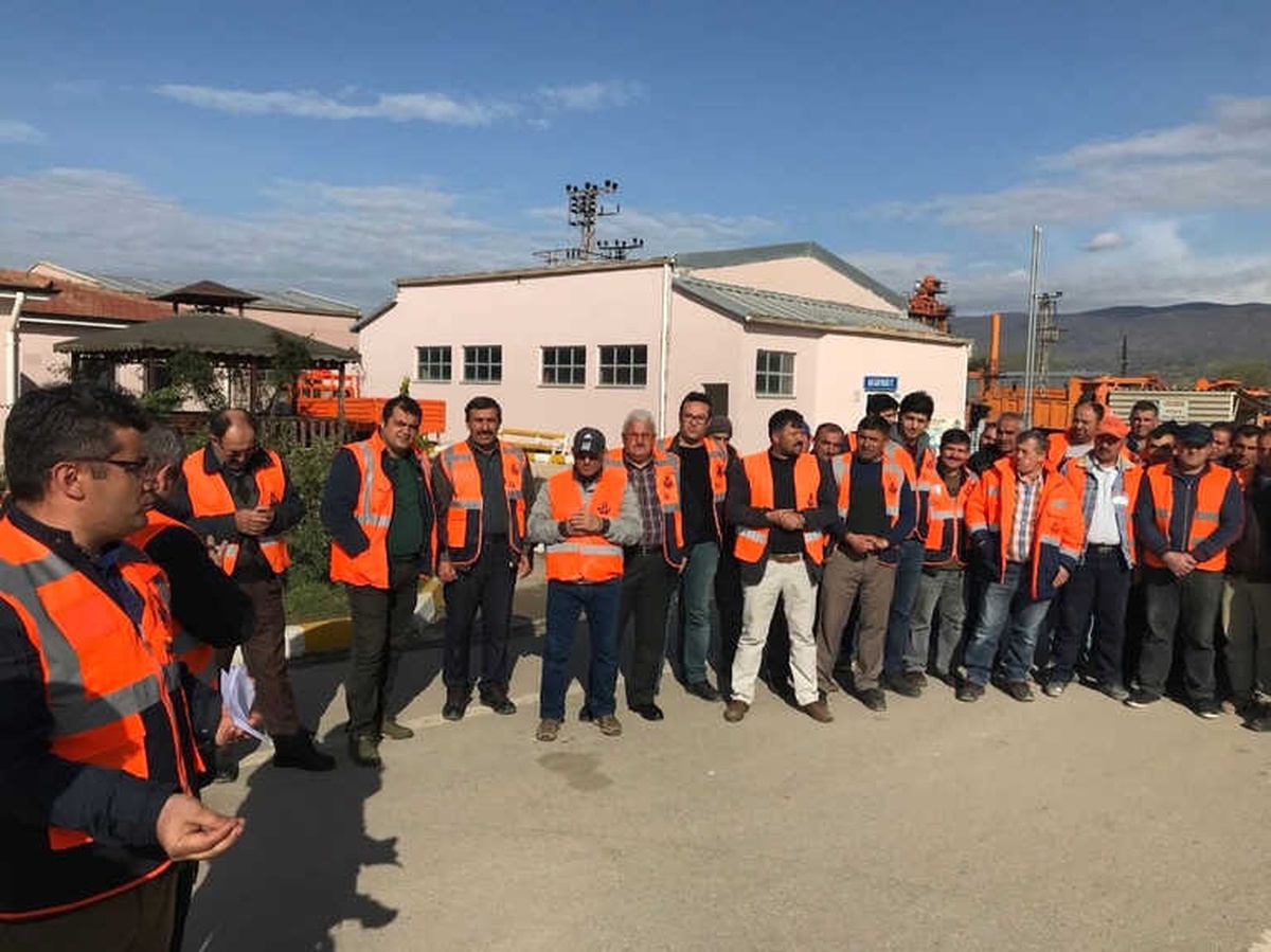 Karayolları Yol Bakım İşinde Çalışanlardan İş Bırakma Eylemi