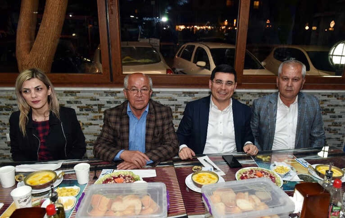 Kepez Belediye Başkanı Tütüncü, Muhtarlarla Buluştu