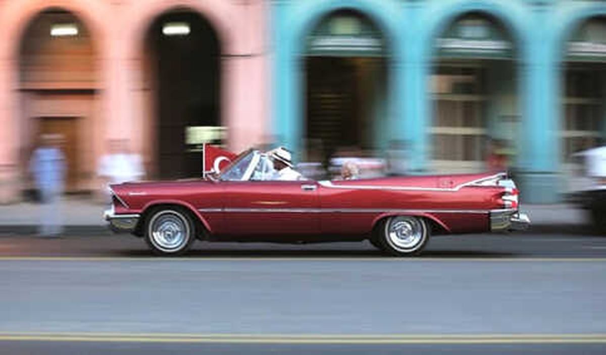 Küba Sokakları Karaköy\'e Gelecek!