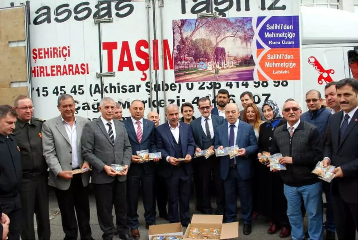 Manisa\'dan Mehmetçiğe 50 Bin Paket Üzüm, 50 Bin Paket Leblebi