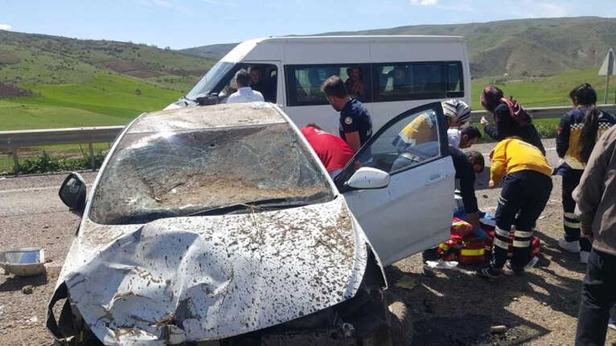 Siirt\'te Trafik Kazası: 2 Yaralı
