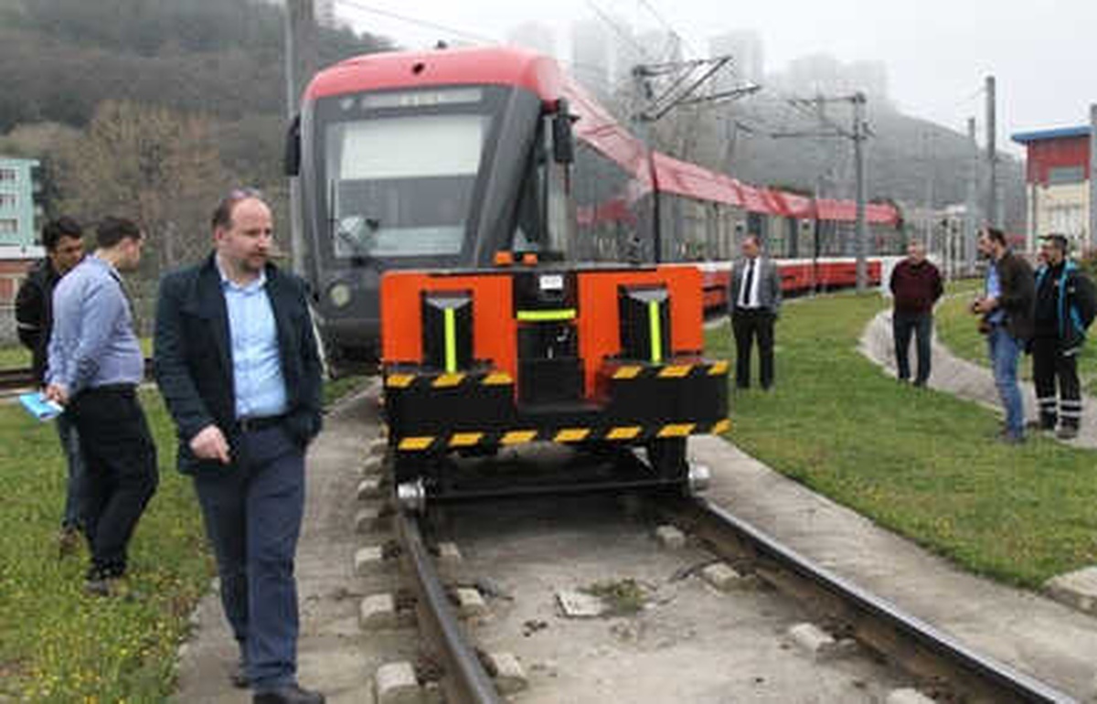 Türk Mühendisler Tramvaylar İçin \'Uzaktan Kumandalı Çekici\' Üretti