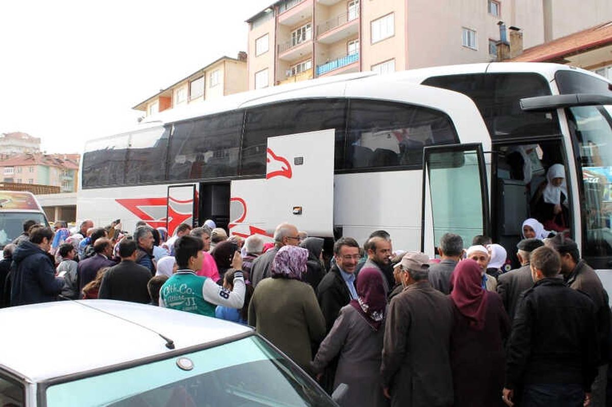 Umre İbadetini Yapan Kafile Akdağmadeni\'ne Döndü