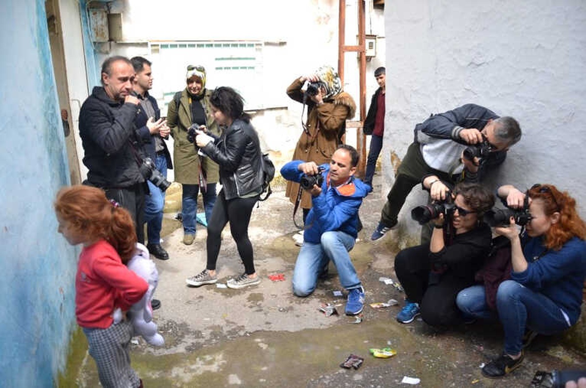 Ünlü Fotoğrafçıdan Manisa Sokaklarında Fotoğraf Eğitimi