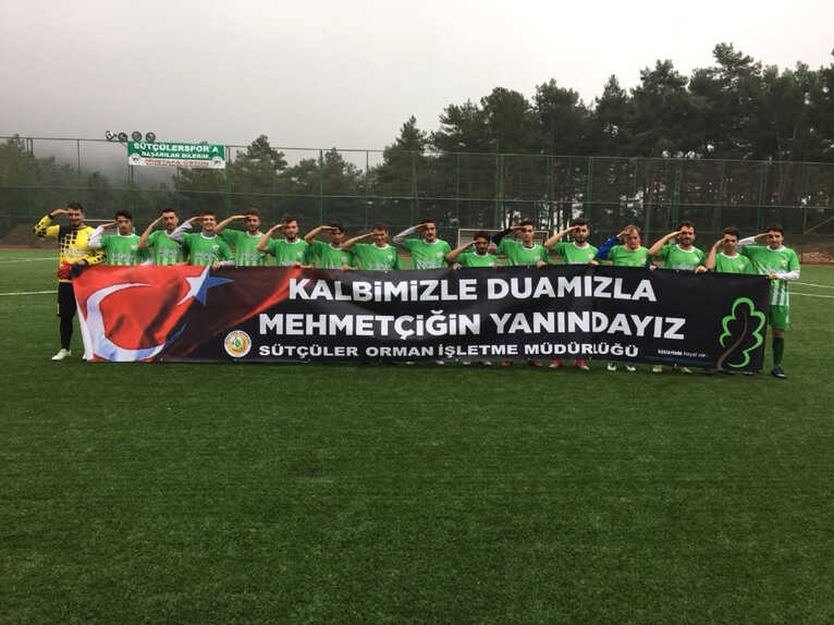 Yeşil Sahada Asker Selamlı Mehmetçik Duyarlılığı