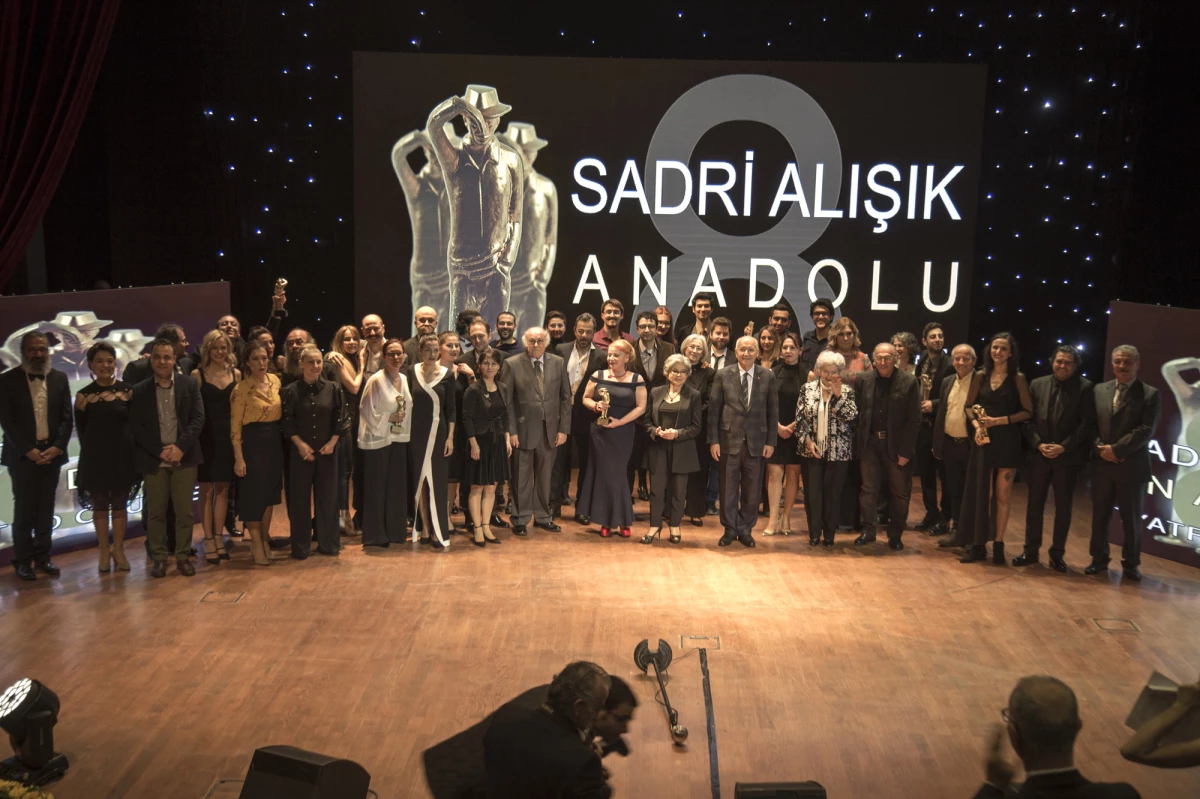 8. Sadri Alışık Anadolu Tiyatro Ödülleri Sahiplerini Buldu