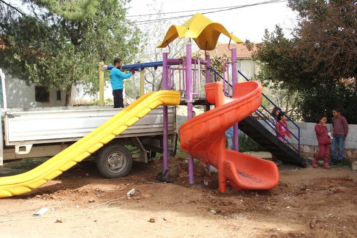 Alaşehir\'de Her Mahalleye Çocuk Oyun Grubu