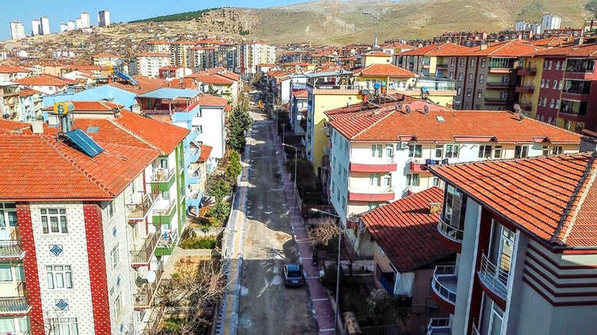 Alperen Sokakta Yenileme Çalışması Başladı