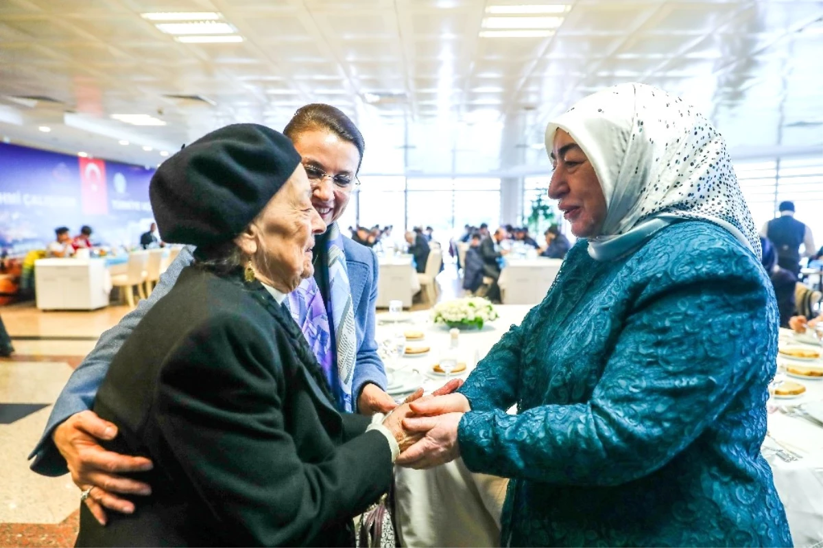 Başbakan Yıldırım\'ın Eşi Semiha Yıldırım: "Yaşlılar Toplumumuzun En Büyük Değeri"