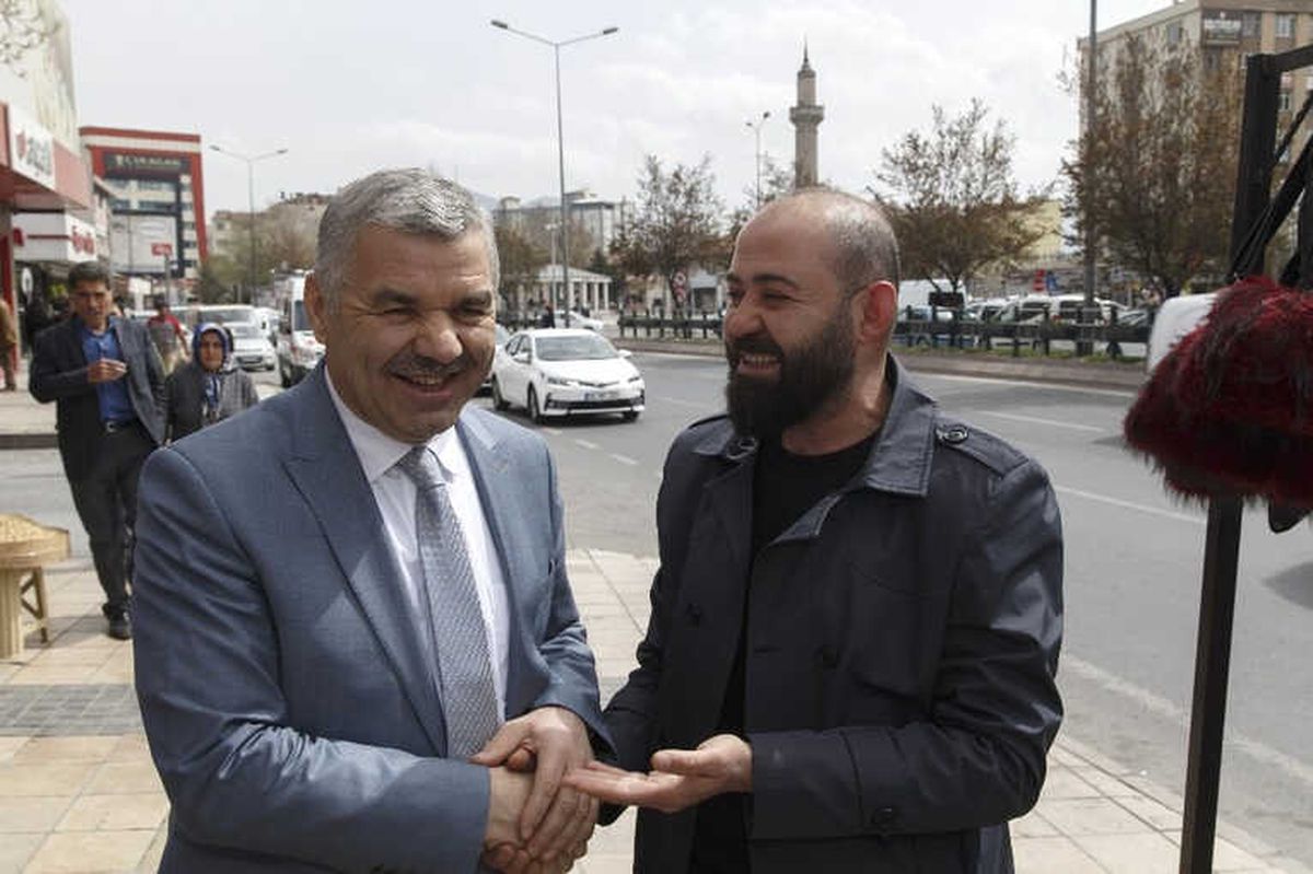 Başkan Çelik Esnafları Ziyaret Etti