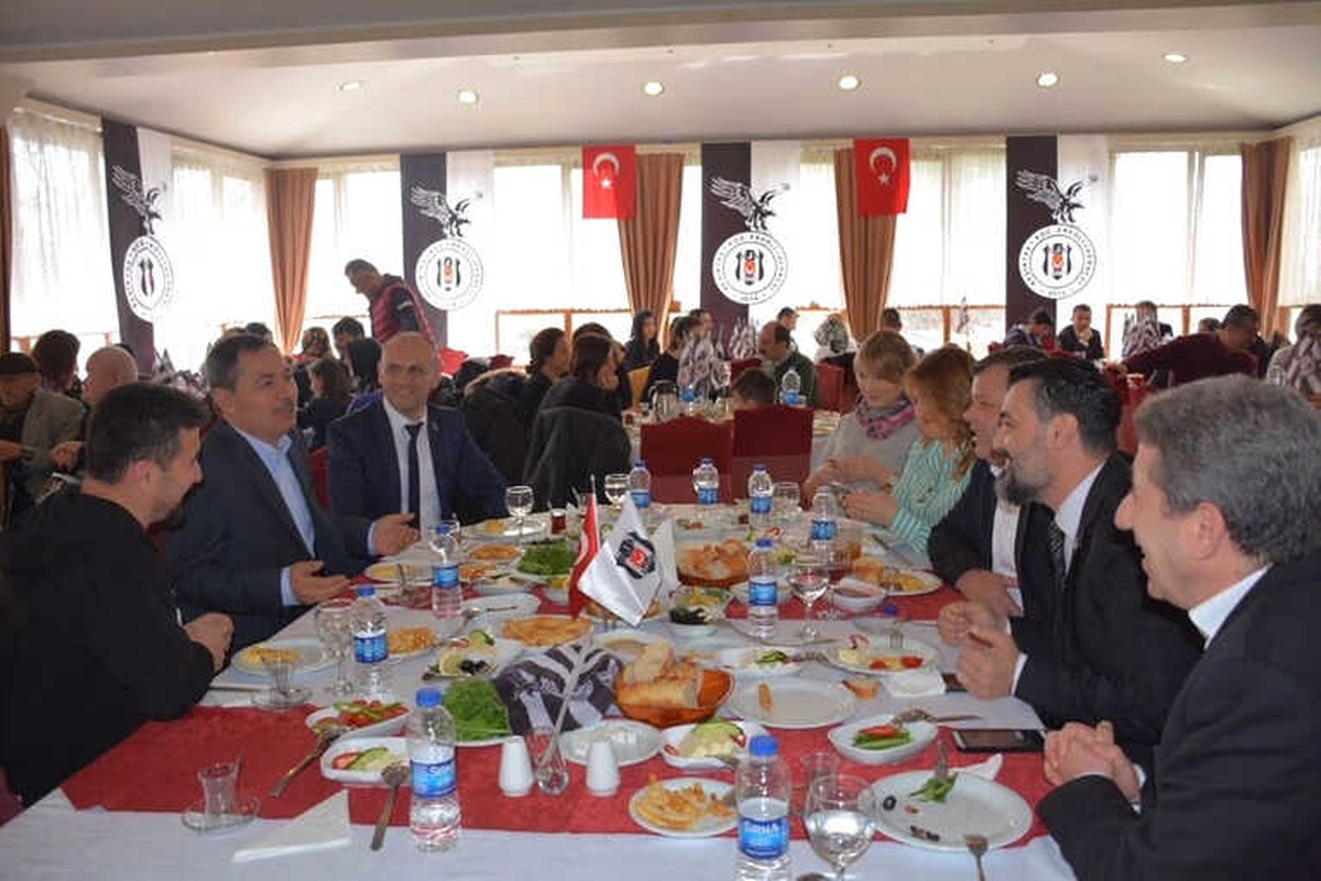 Beşiktaşlılar\'dan Huzur Evi Sakinlerine Ziyaret