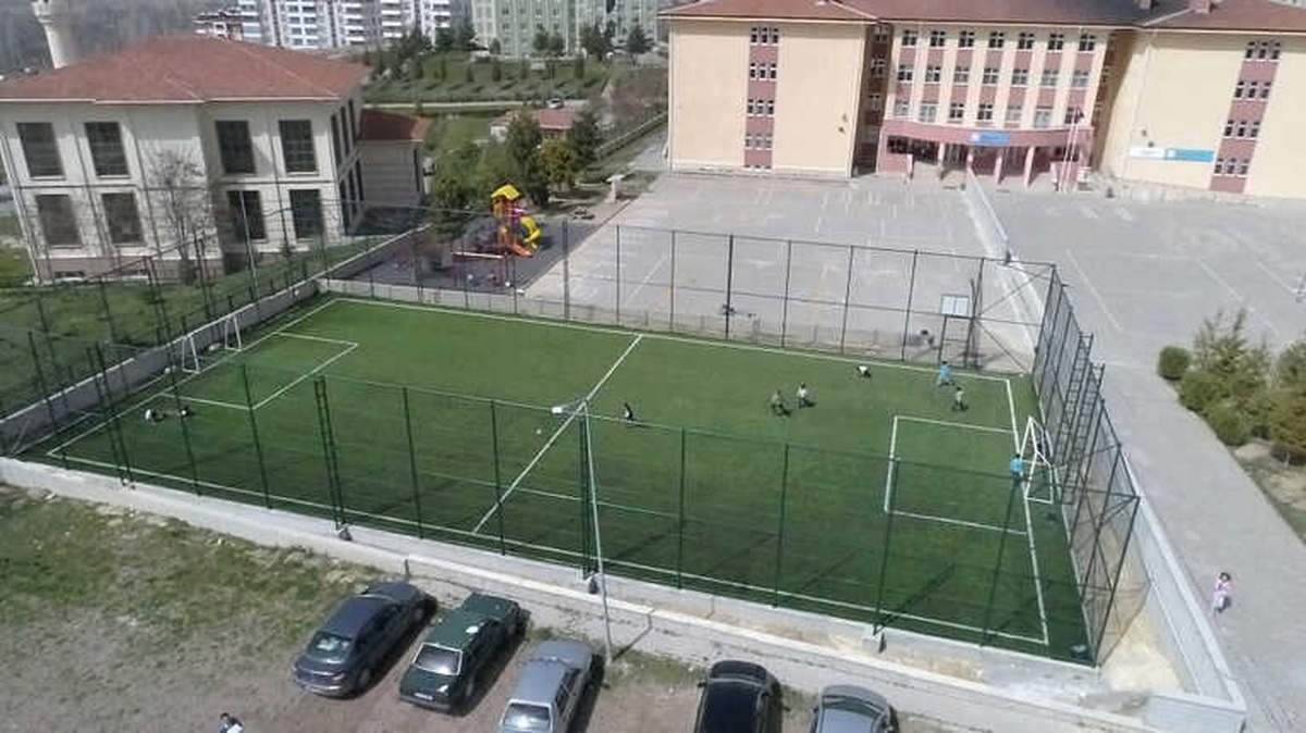 Beyşehirli Gençler Artık Sentetik Sahalarda Top Koşturacak