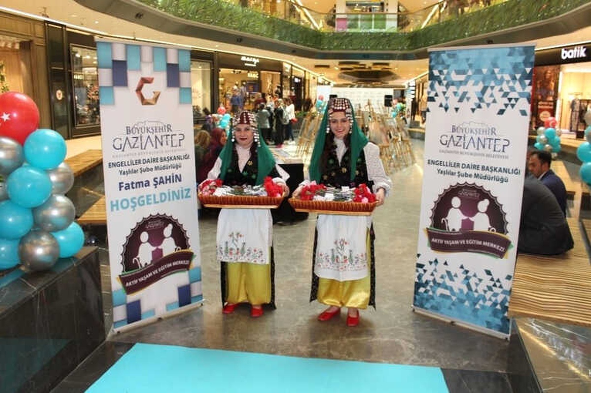 Büyükşehir Yaşlılar Haftasını Kutladı