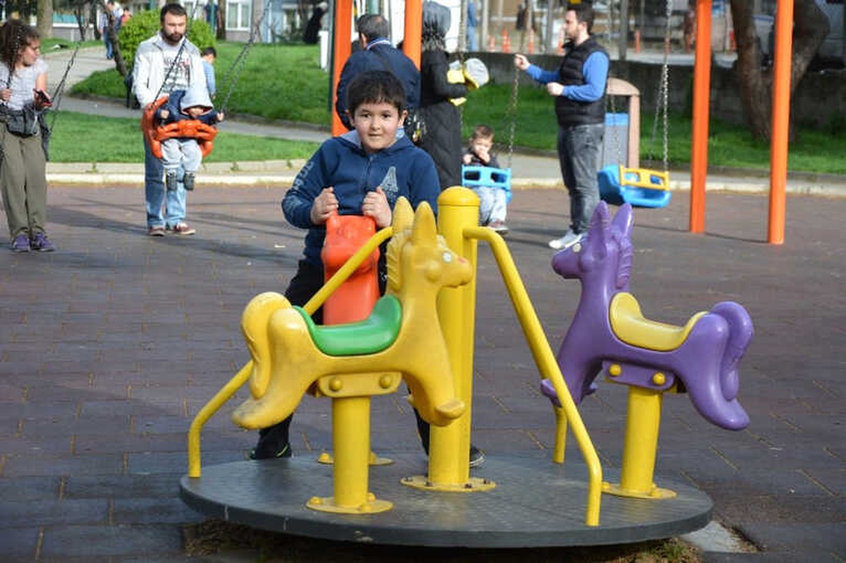 Çocuk Parklarına Güvenlik Kamerası\' Kampanyasına Bursalı Ailelerden Destek