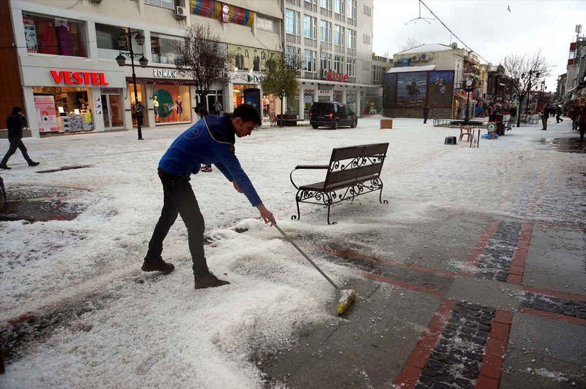 Edirne\'de Dolu Yağışı