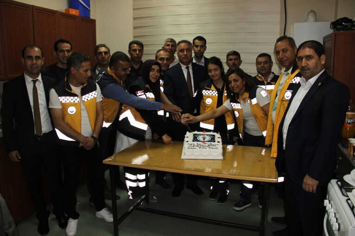Ensarioğlu\'ndan Sağlık Çalışanlarına Ziyaret