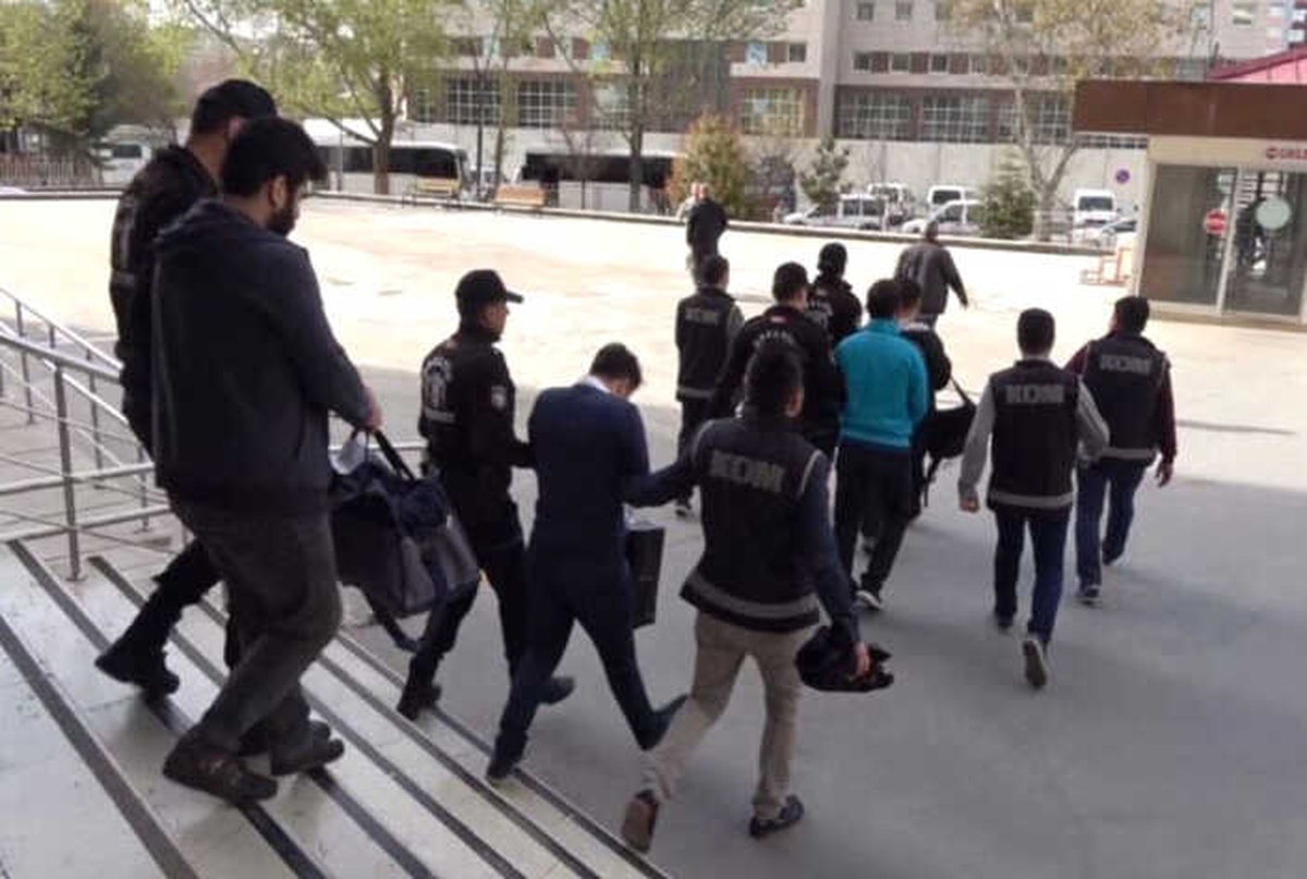 Gaziantep\'te Eş Zamanlı Fetö Operasyonu: 23 Gözaltı