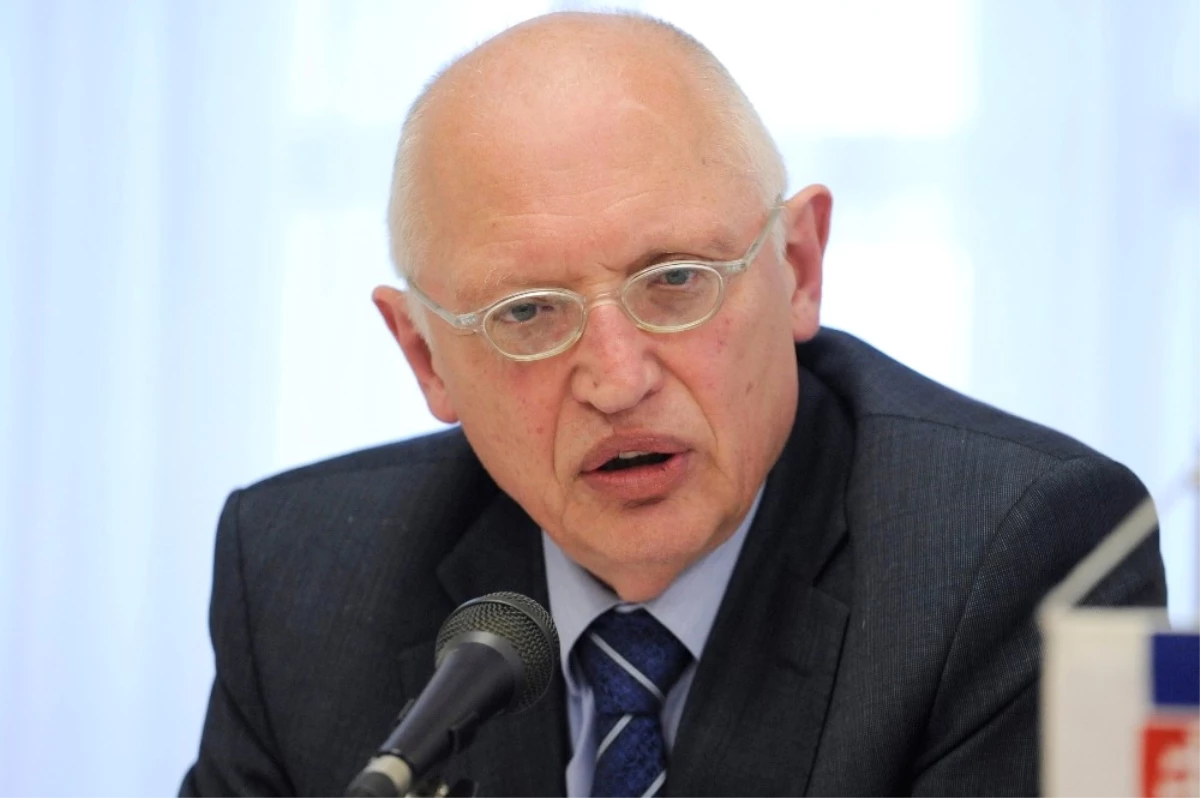 Günter Verheugen: "Rusya\'ya Karşı Varsayımlarla Hareket Etmek Yanlıştır"