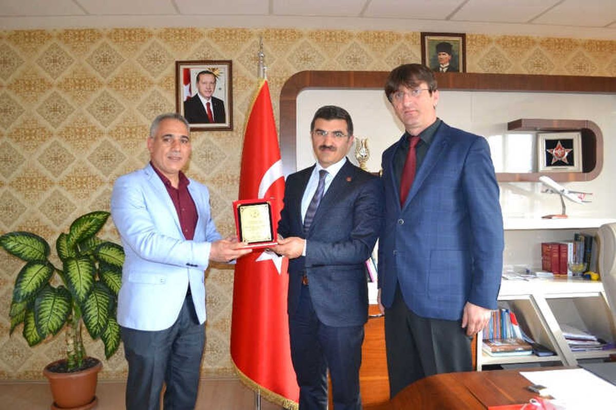 Güreş Federasyonundan Asp İl Müdürlüğüne Plaket