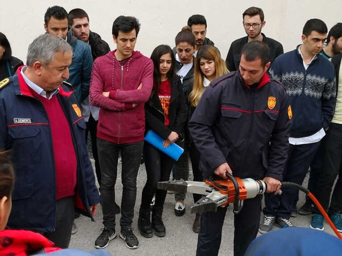 Hemşire Adaylarına İtfaiye Eğitimi
