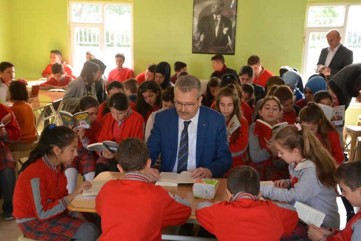 Karacabey\'de Kitap Okuma Seferberliği