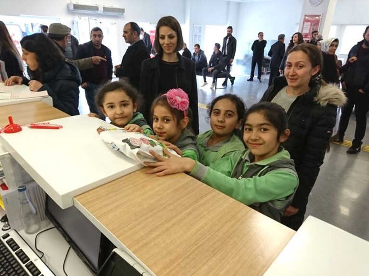 Kars\'lı Öğrenciler Harçlıklarını Afrin\'e Mehmetçik\'e Gönderdi