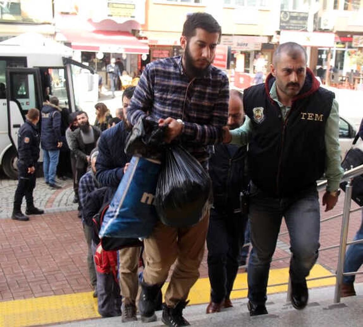 Kocaeli\'de Deaş Üyesi Olduğu İddiasıyla 10 Kişi Tutuklandı