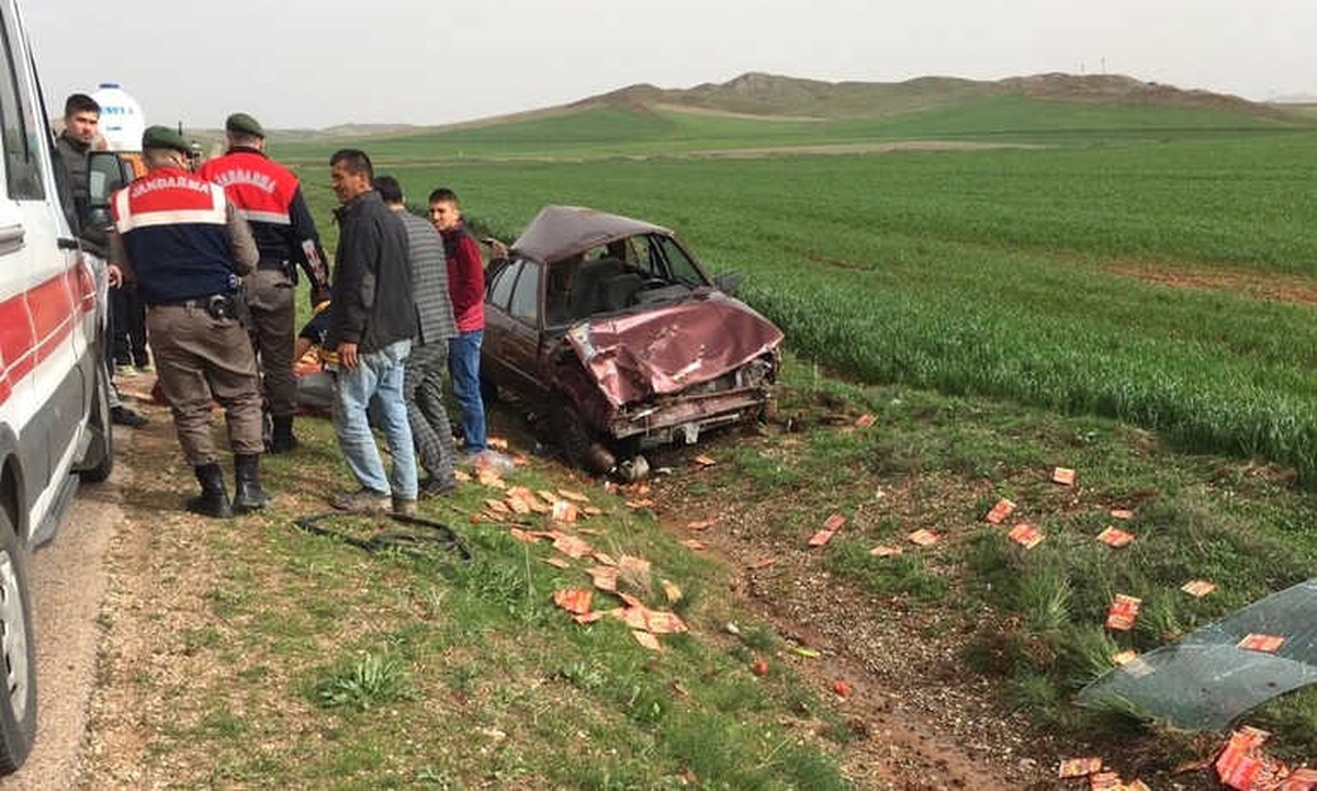 Lastiği Patlayan Otomobil Takla Attı : 5 Yaralı