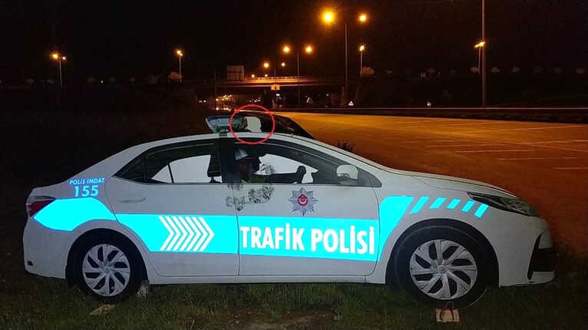 Maket Trafik Polis Araçlarının Tepe Lambalarını Çalanlar Yakalandı