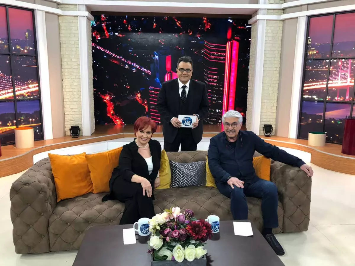 Mesut Yar İle Laf Çok Hafta İçi Her Gün 23.45