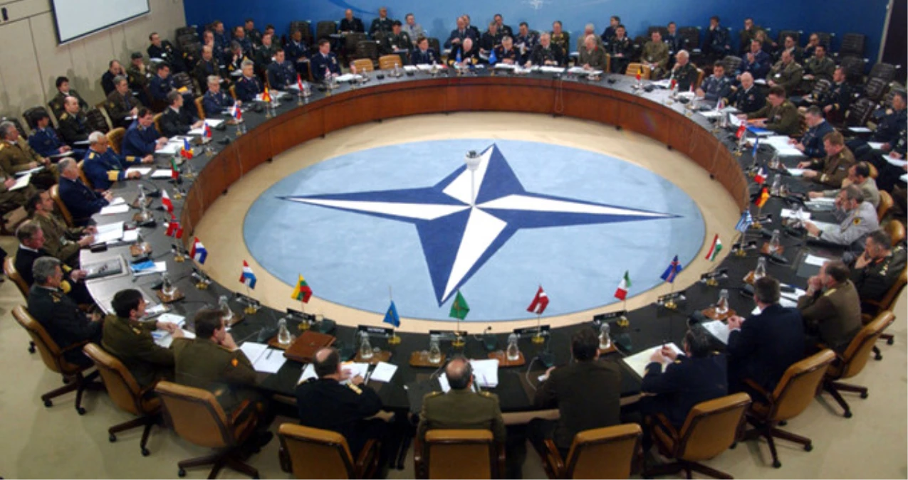 NATO, Bünyesindeki 7 Rus Diplomatın Akreditasyonunu İptal Etti
