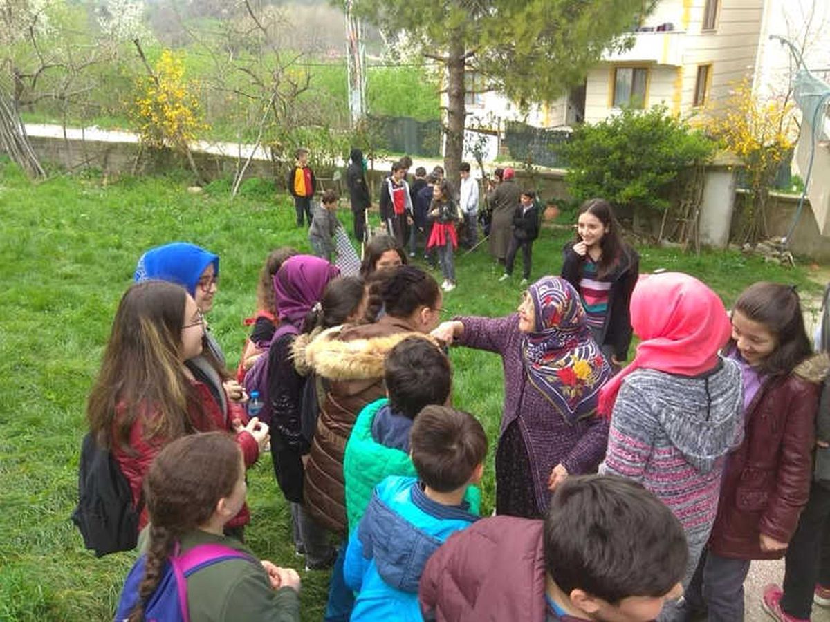 Öğrencilerden Yaşlılara Moral