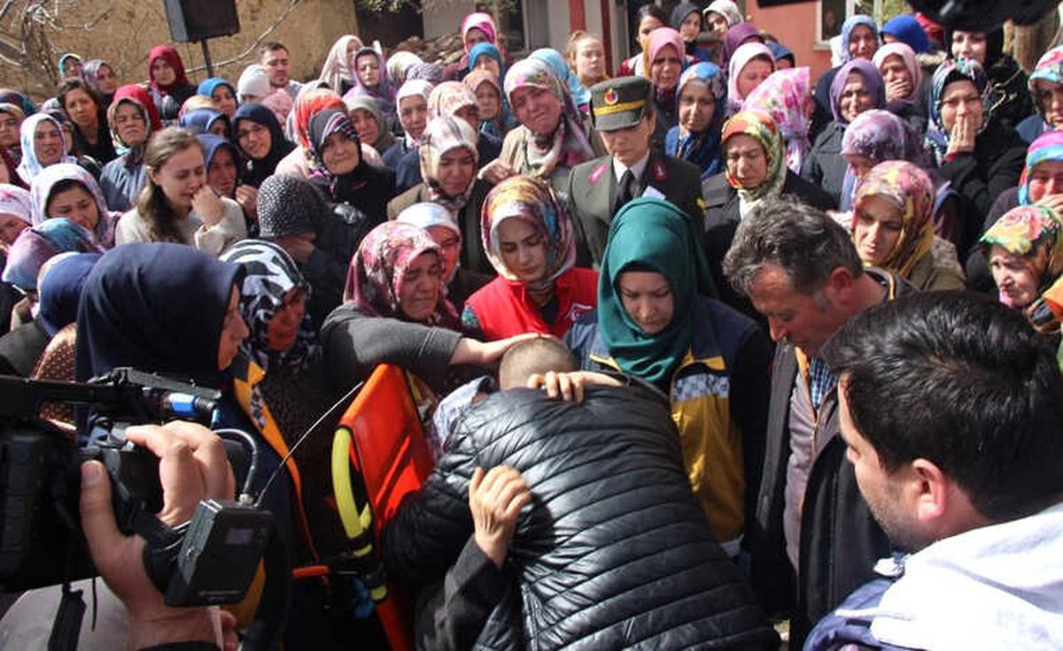 Şehidin Uzman Çavuş Adayı Olan Kardeşi Askeri Helikopterle Baba Evine Geldi
