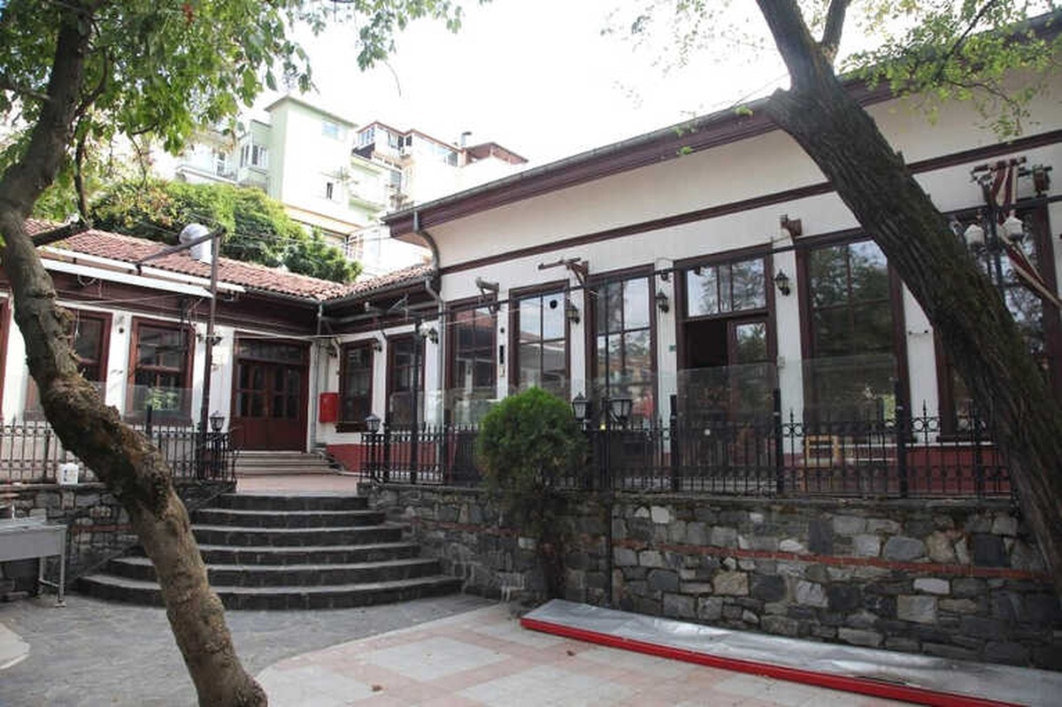 Tarihi Mahfel Çay Bahçesi\'nin Yeni Kiracısı Belli Oldu