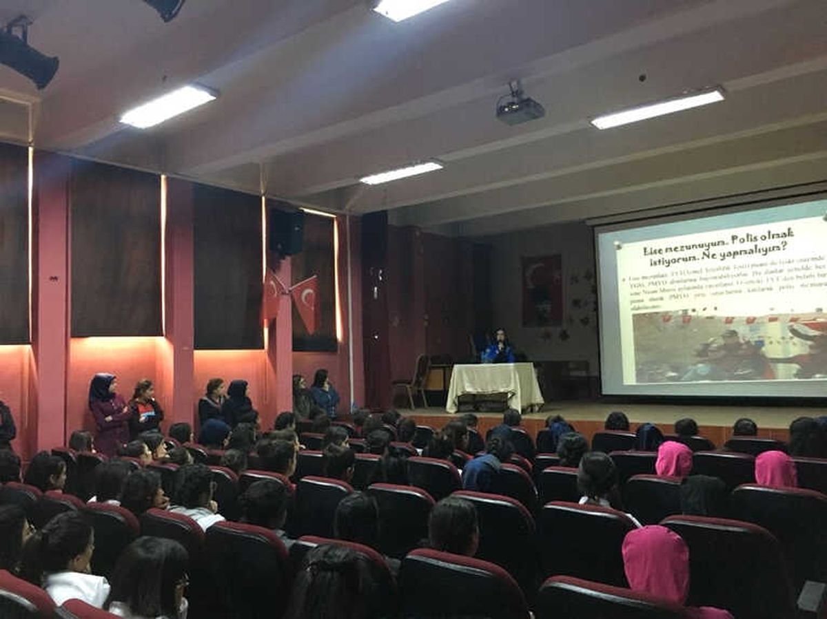 Tdp Liseli Gençlere Polisliği Anlattı