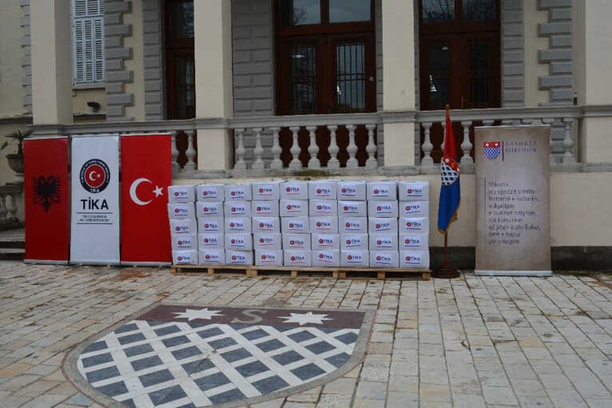 Tika Arnavutluk\'ta Sel Mağdurlarının Yanında