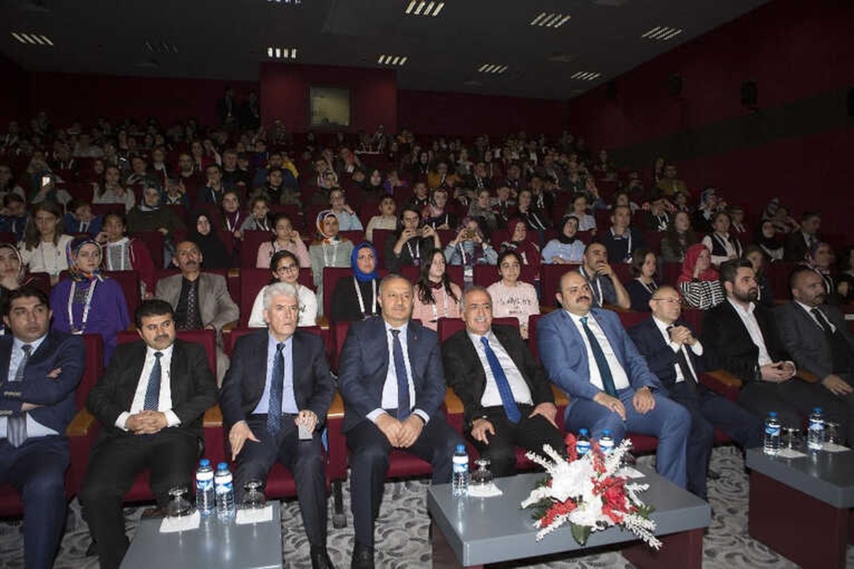 Tübitak 12. Ortaokul Yarışması Atatürk Üniversitesinde Başladı