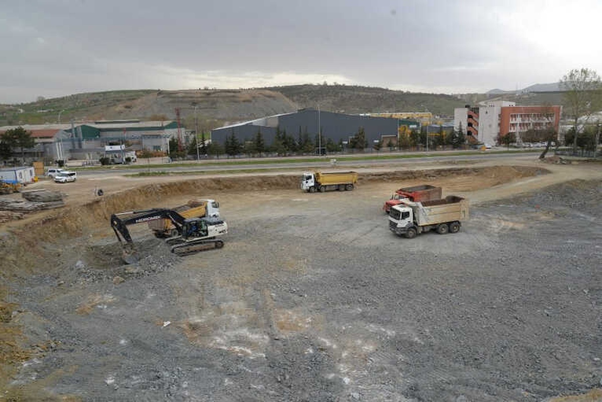 Yeni Kapalı Spor Salonunun Hafriyat Çalışmaları Başladı