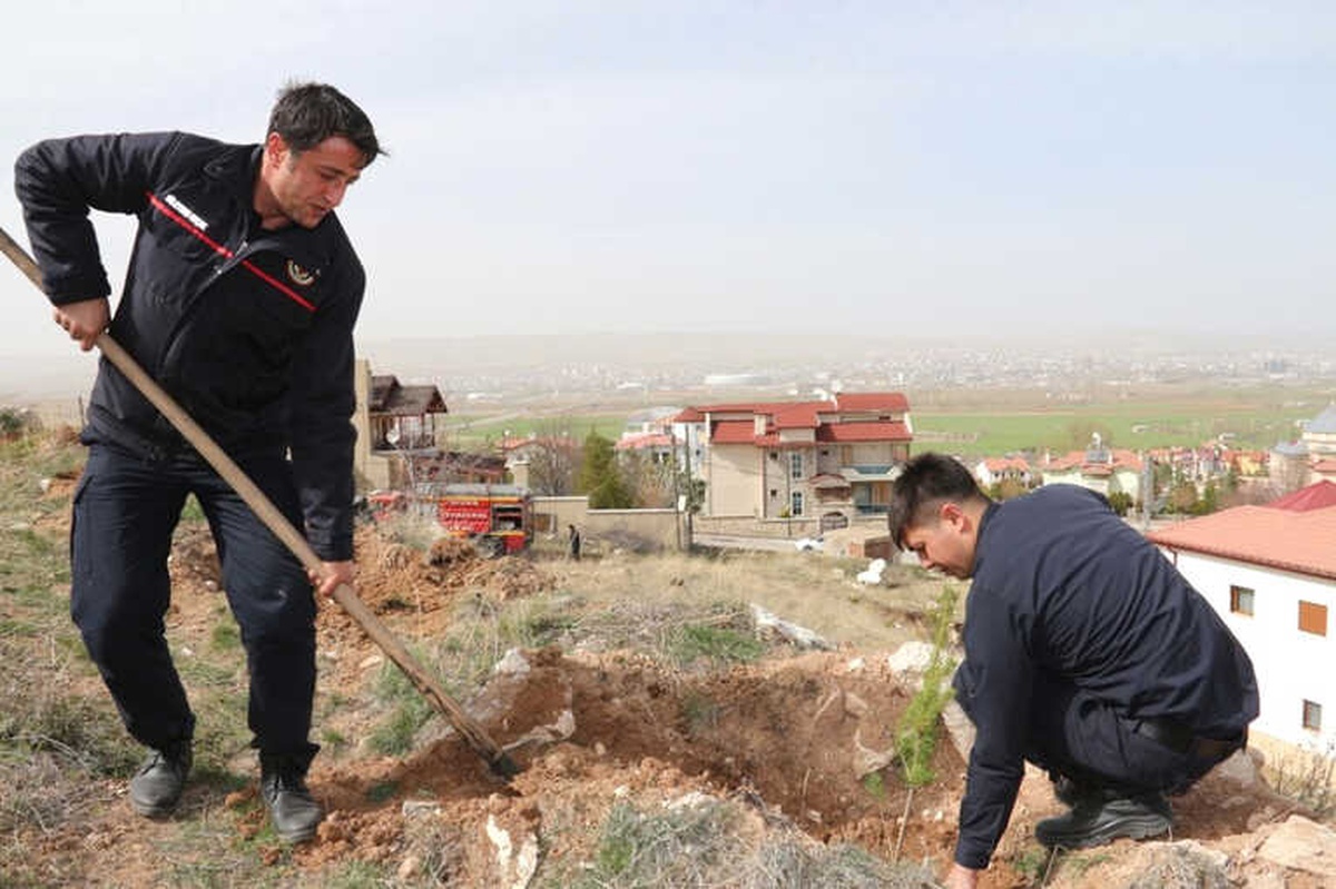 Afrin Zaferi İçin 58 Adet Fidan Diktiler