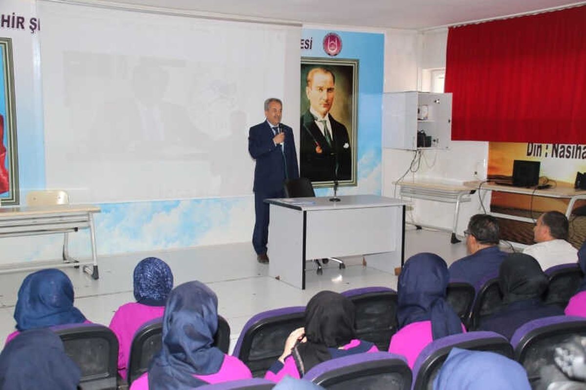 Başkan Akkaya, Öğrencilerle Bir Araya Geldi