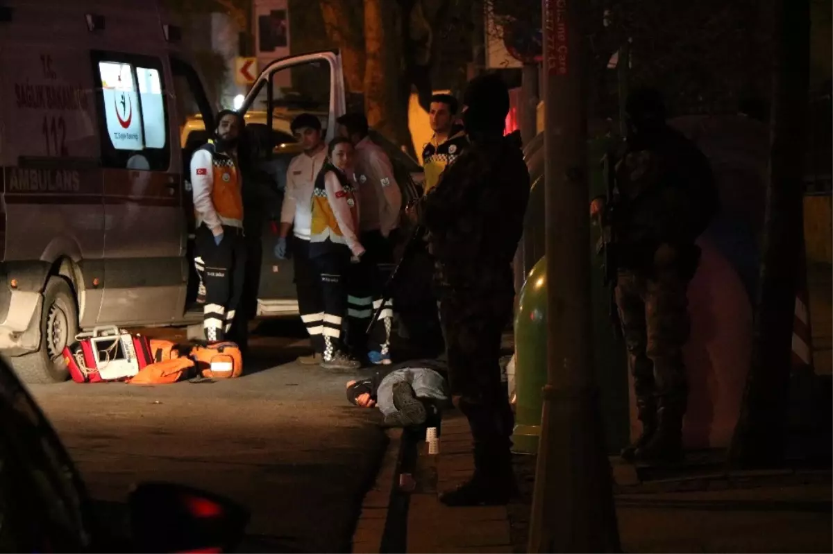 Beşiktaş\'ta Gece Kulübü Önünde Silahlı Kavga... 1 Ölü Çok Sayıda Yaralı Var