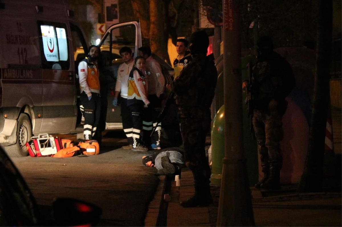 Beşiktaş\'ta Gece Kulübü Önünde Silahlı Kavga: 1 Ölü, 2 Yaralı